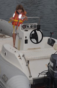Sophie aide aux manoeuvres