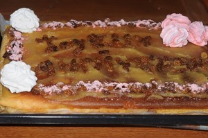 Gâteau d'anniversaire d'Anna : elle l'a voulu à la pomme.