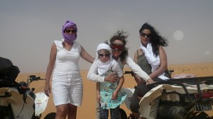 Sous nos turbans et nos lunettes : Olfa, Sophie, moi, Nawel.