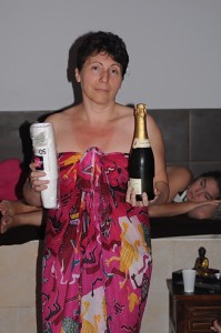 Champagne servi par Isabelle, au Hammam.