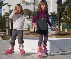 De petites vampires à rollers